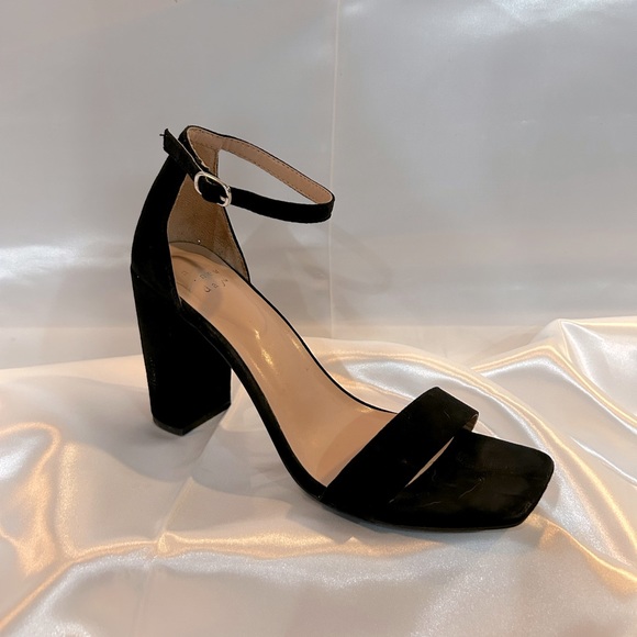 High Heels 👠 - Picture 2 of 4